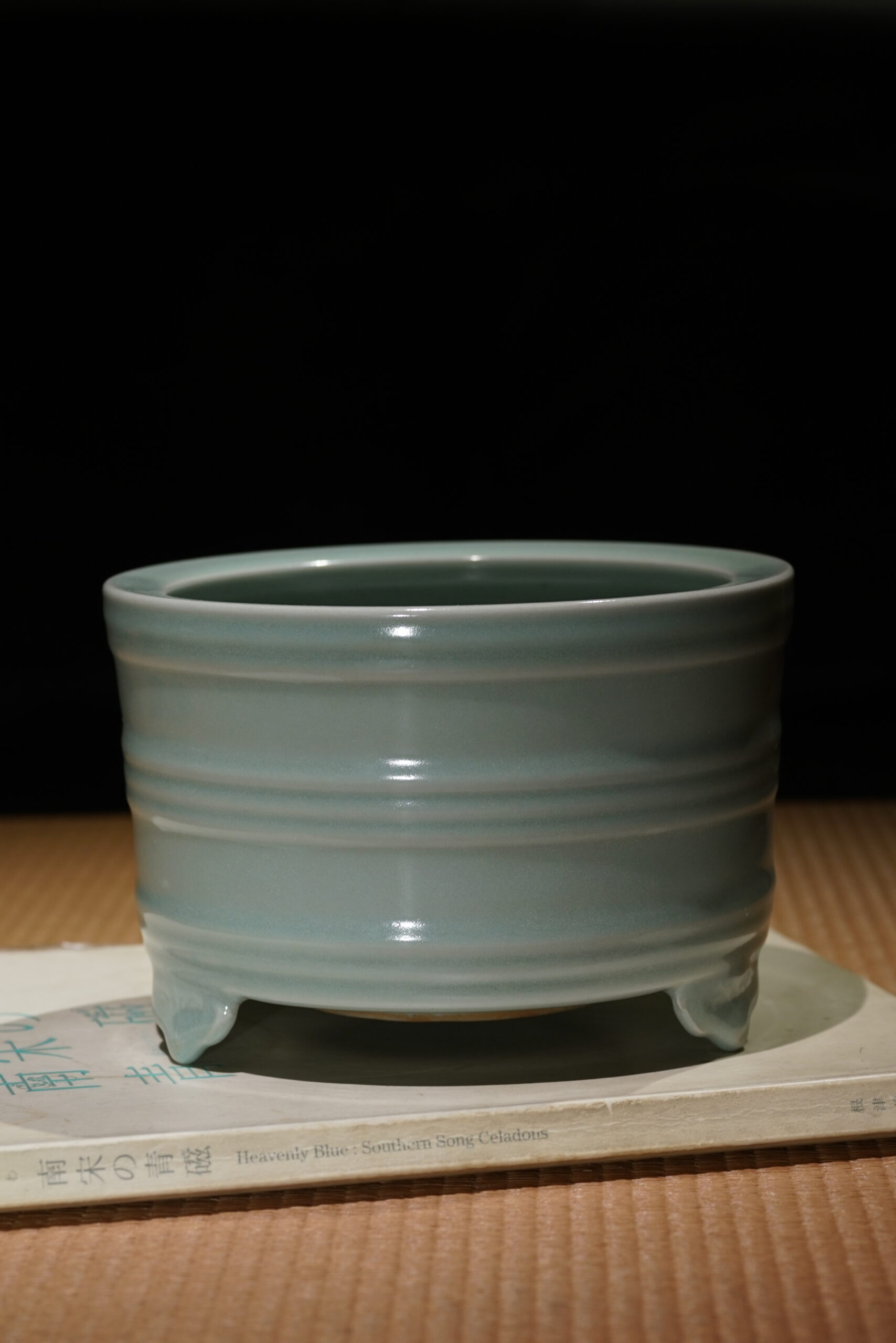 如意弦纹大香炉