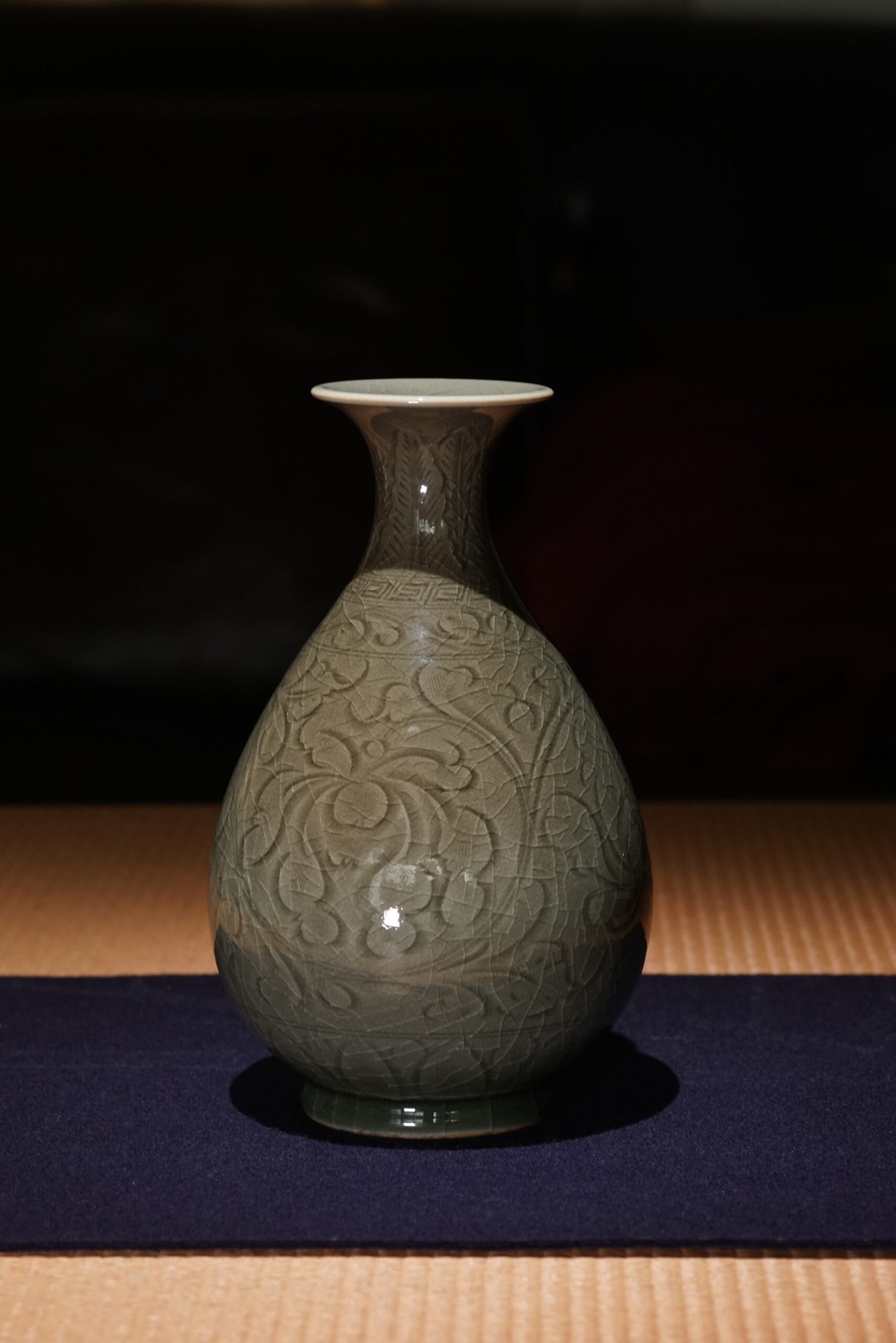 柴烧 刻花玉壶春瓶