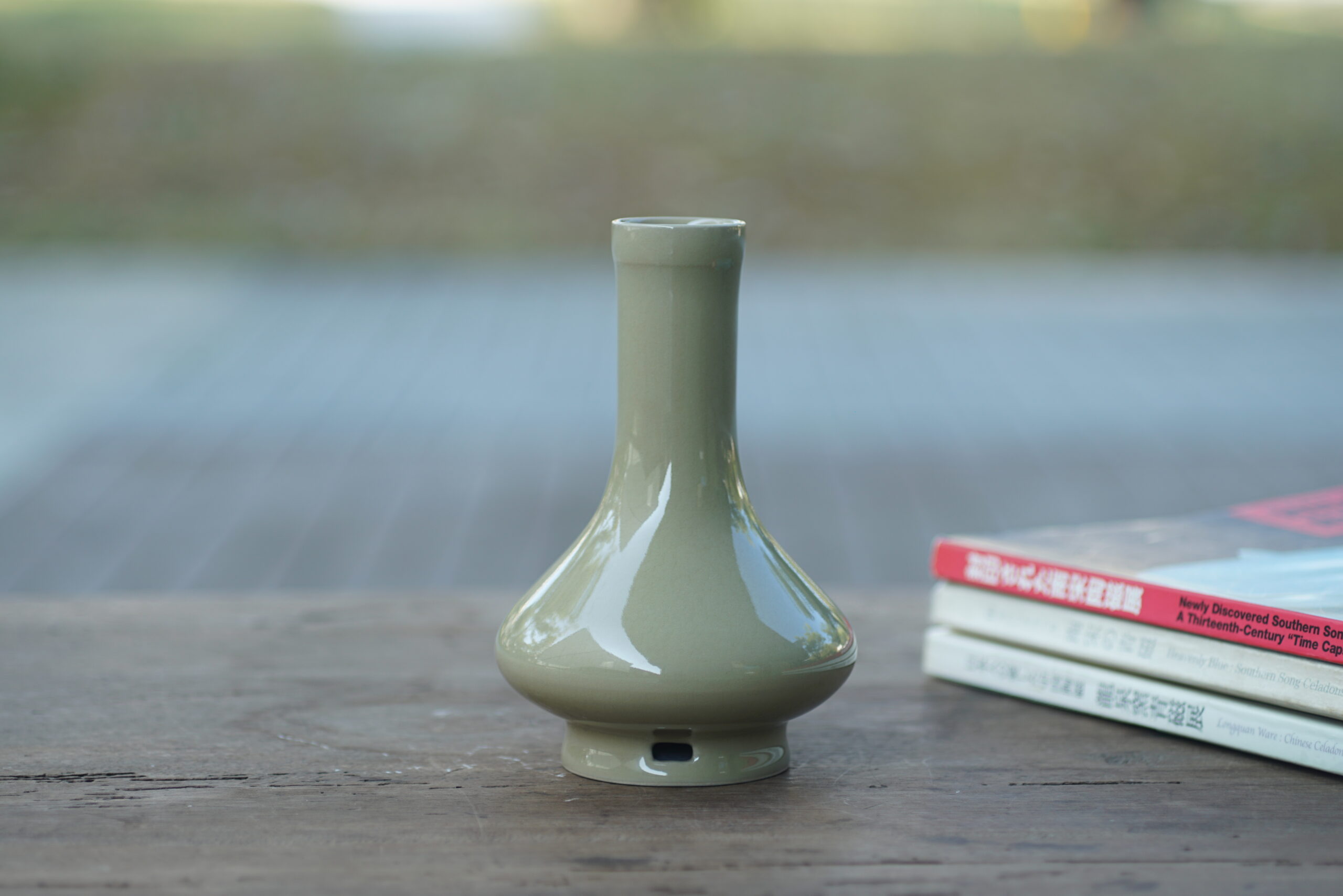 柴烧 穿带弦纹瓶