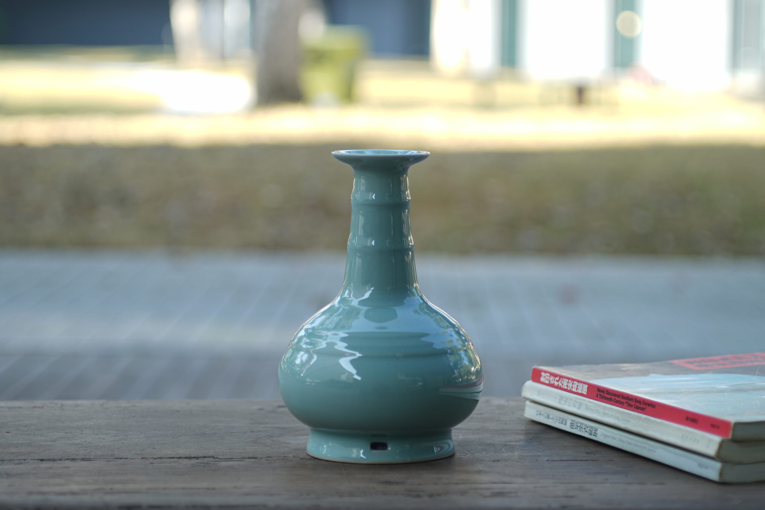 柴烧 穿带弦纹瓶