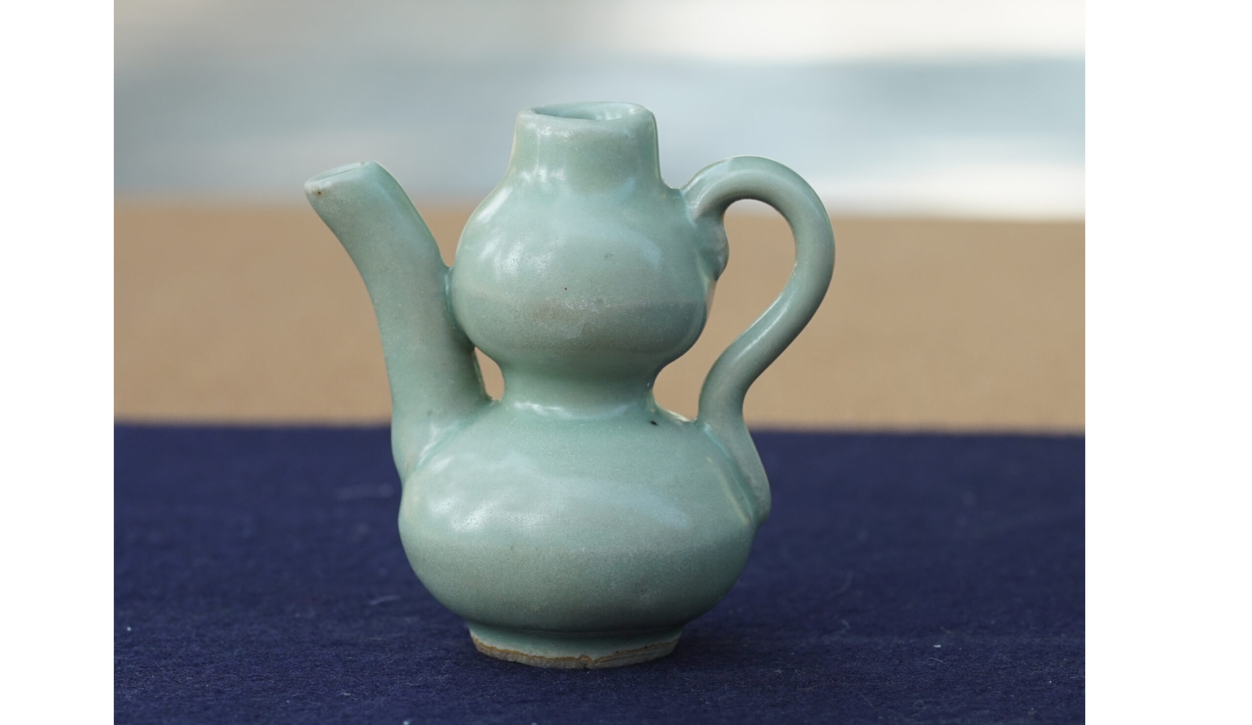 南宋龙泉窑 葫芦形水滴