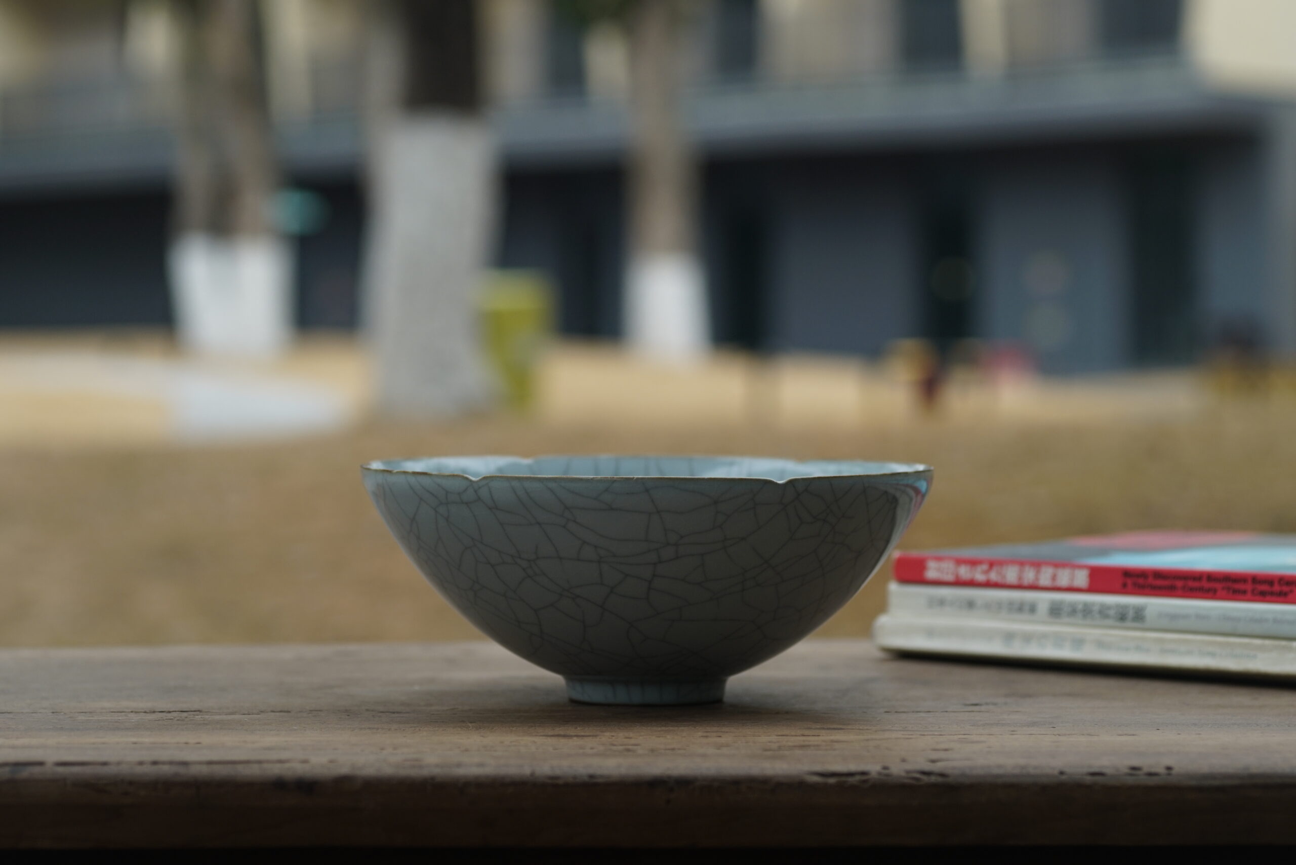 仿官月白葵口碗