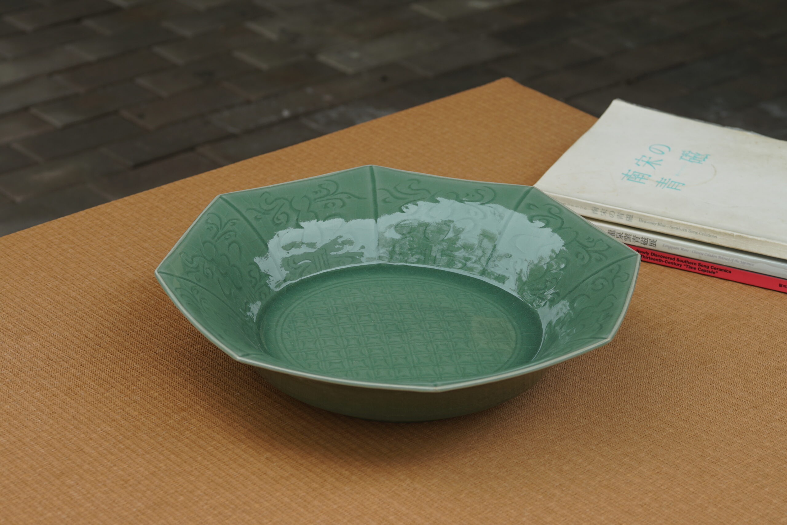 柴烧 花卉八角大盘